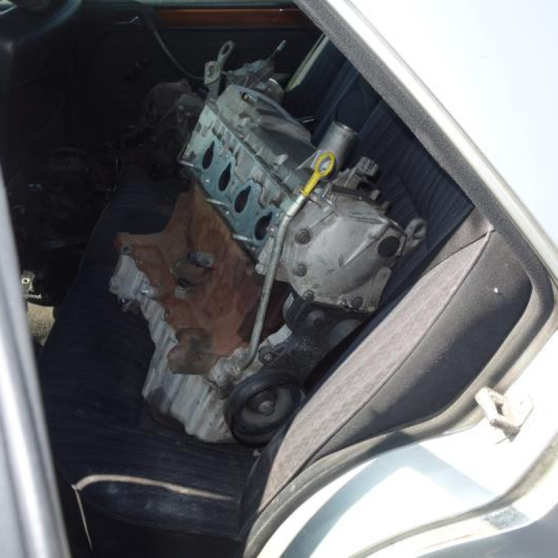 Trappe d'essence MERCEDES 300 W124 Photo n°9