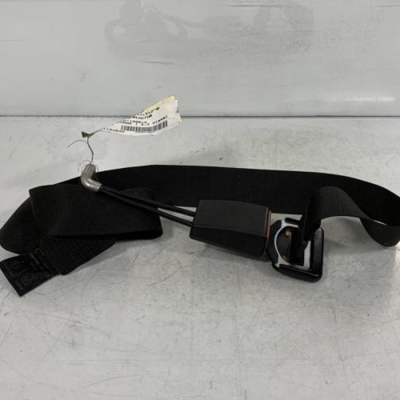 Attache ceinture arriere gauche MERCEDES 250 W124 Photo n°1