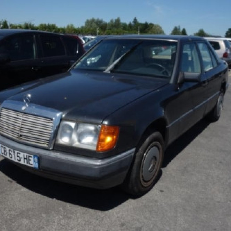 Ceinture arriere gauche MERCEDES 250 W124 Photo n°4