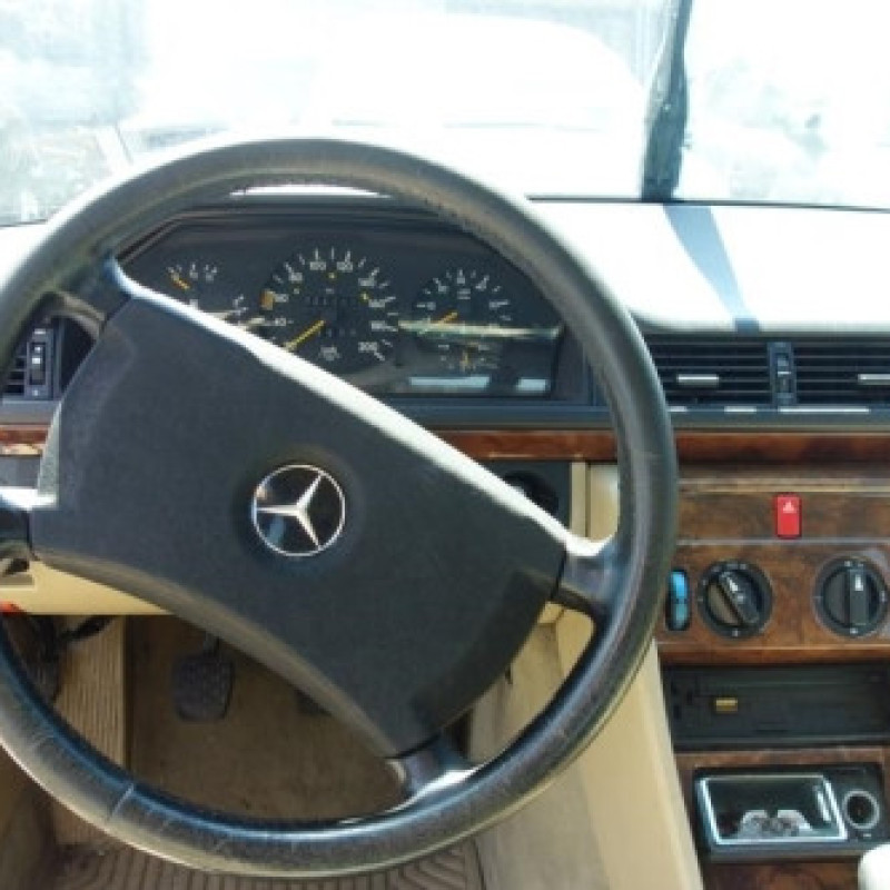 Ceinture arriere gauche MERCEDES 250 W124 Photo n°10