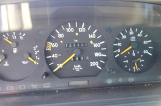 Pretensionneur de ceinture avant droit MERCEDES 250 W124