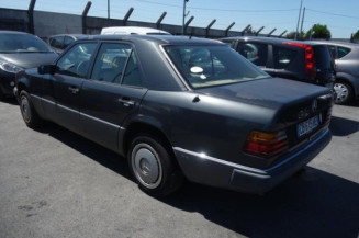 Pretensionneur de ceinture avant gauche MERCEDES 250 W124