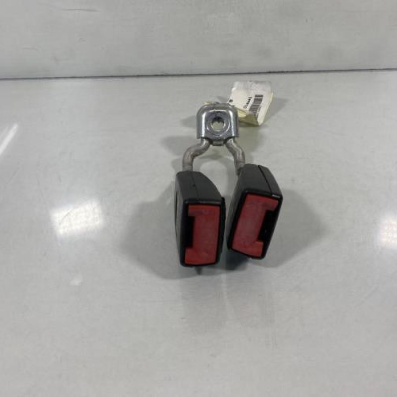 Attache ceinture arriere gauche SEAT IBIZA 3 Photo n°1