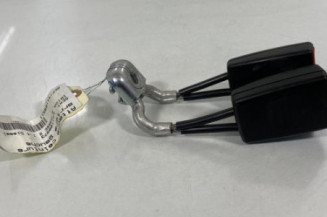 Attache ceinture arriere gauche SEAT IBIZA 3