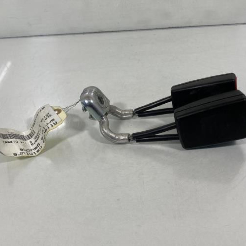 Attache ceinture arriere gauche SEAT IBIZA 3 Photo n°2