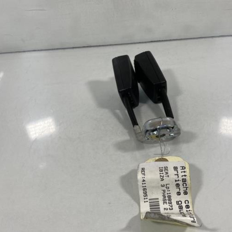 Attache ceinture arriere gauche SEAT IBIZA 3 Photo n°3