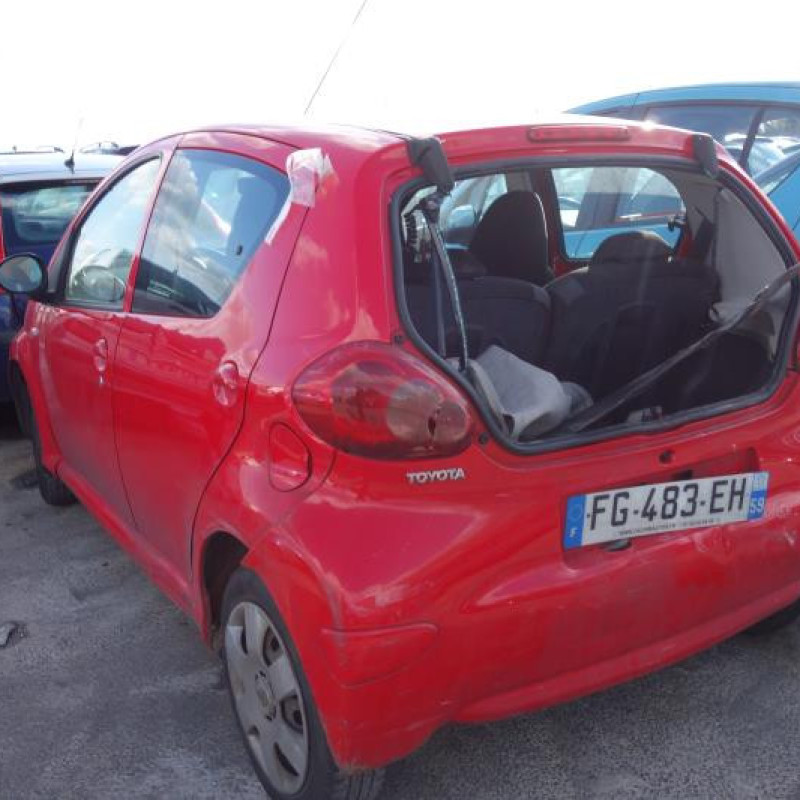 Attache ceinture arriere droit TOYOTA AYGO 1 Photo n°7