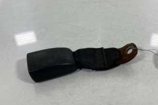 Attache ceinture arriere gauche TOYOTA AYGO 1