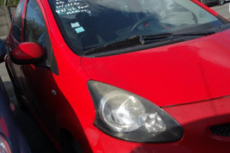 Attache ceinture avant droit TOYOTA AYGO 1