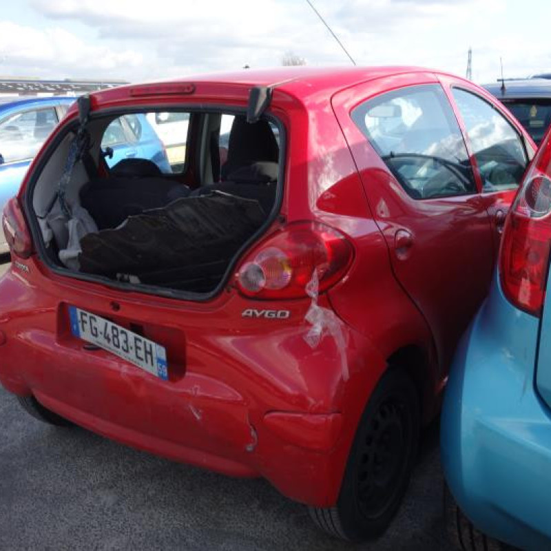 Attache ceinture avant droit TOYOTA AYGO 1 Photo n°6