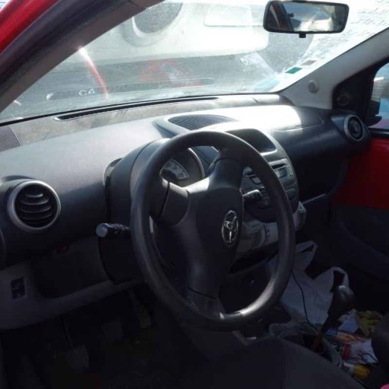 Attache ceinture avant droit TOYOTA AYGO 1 Photo n°8