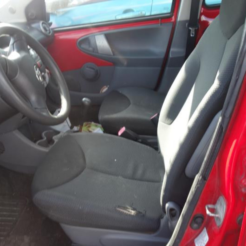 Attache ceinture avant droit TOYOTA AYGO 1 Photo n°9