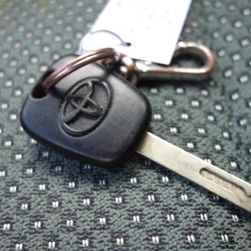 Attache ceinture avant droit TOYOTA AYGO 1 Photo n°12