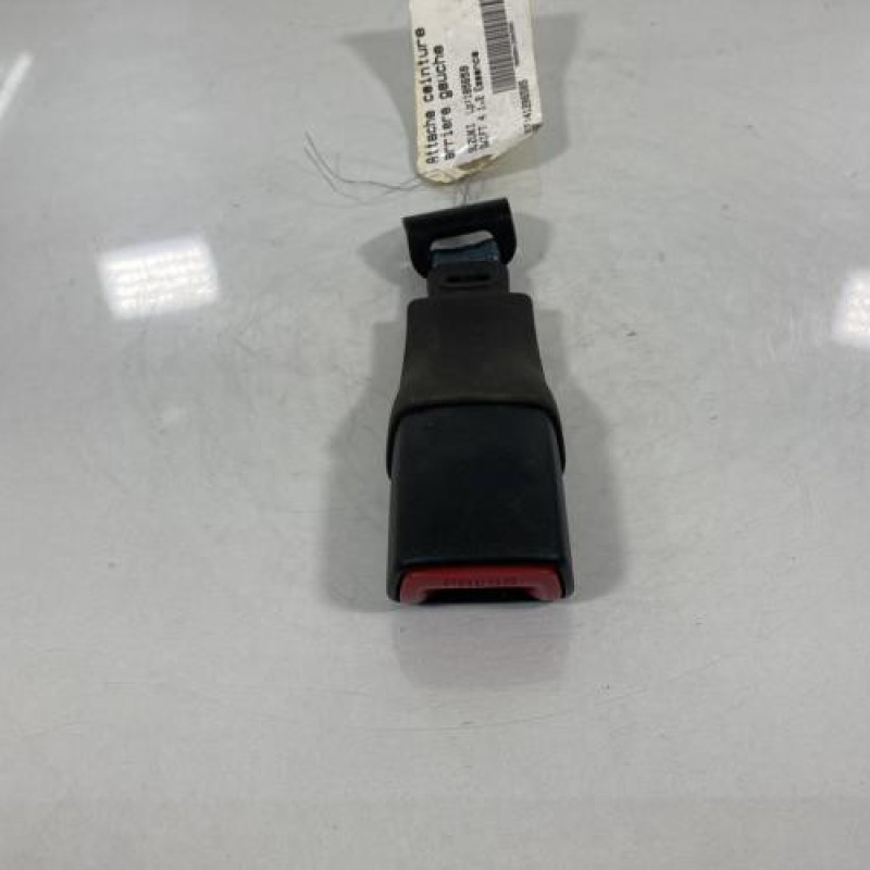 Attache ceinture arriere gauche SUZUKI SWIFT 4 Photo n°1