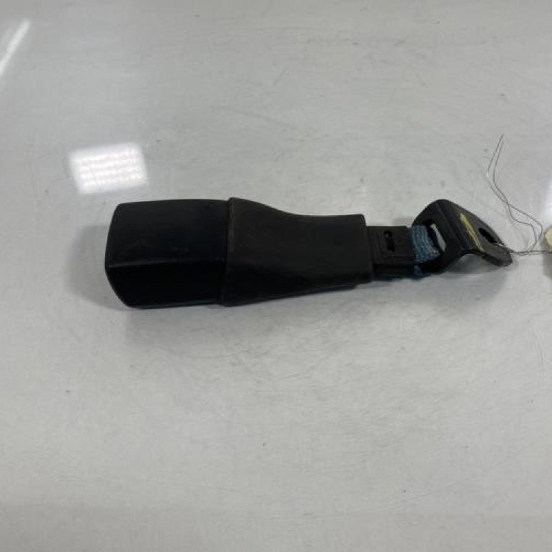Attache ceinture arriere gauche SUZUKI SWIFT 4 Photo n°2