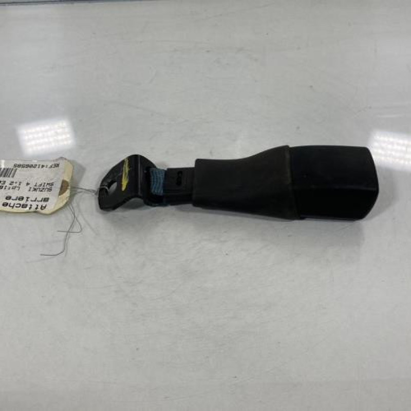 Attache ceinture arriere gauche SUZUKI SWIFT 4 Photo n°3