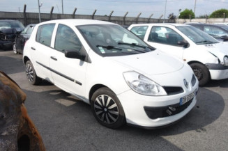 Pretensionneur de ceinture avant droit RENAULT CLIO 3
