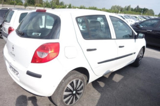 Pretensionneur de ceinture avant droit RENAULT CLIO 3