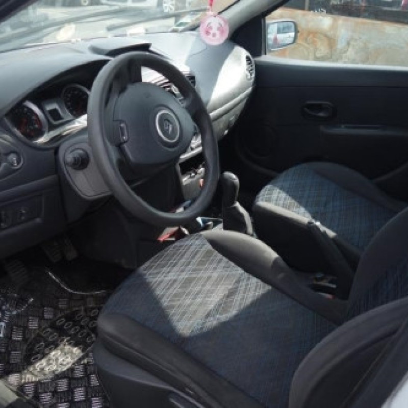 Pretensionneur de ceinture avant droit RENAULT CLIO 3 Photo n°8