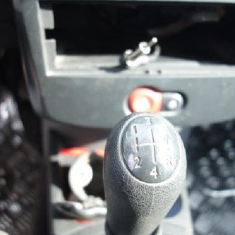 Pretensionneur de ceinture avant droit RENAULT CLIO 3 Photo n°11