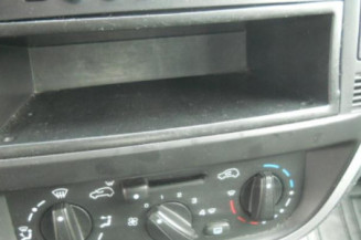 Attache ceinture arriere droit CITROEN C2
