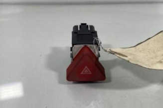 Bouton de warning VOLKSWAGEN GOLF PLUS Photo n°1