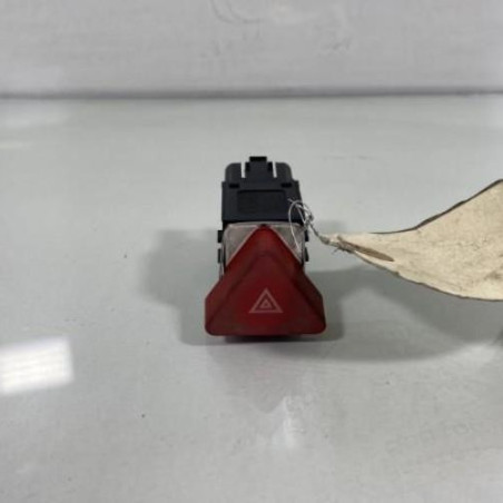 Bouton de warning VOLKSWAGEN GOLF PLUS Photo n°1