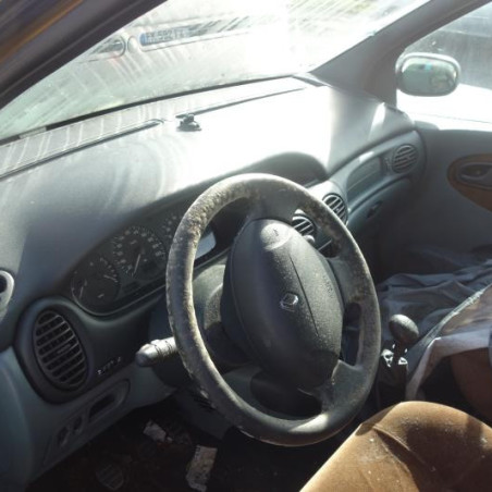 Plage arriere RENAULT SCENIC 1