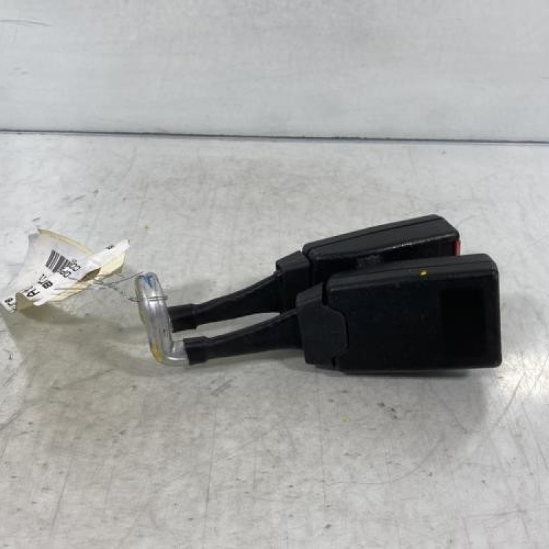 Attache ceinture arriere droit OPEL CORSA C Photo n°3