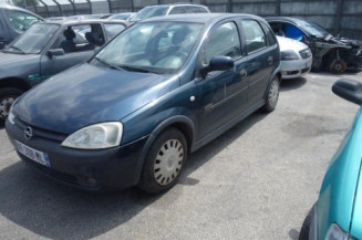 Attache ceinture arriere droit OPEL CORSA C