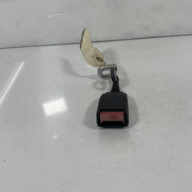 Attache ceinture arriere gauche OPEL CORSA C Photo n°1