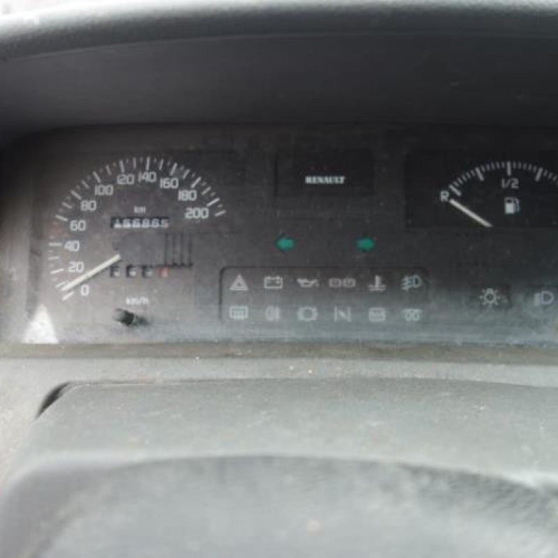 Custode arriere droit RENAULT CLIO 1 Photo n°6