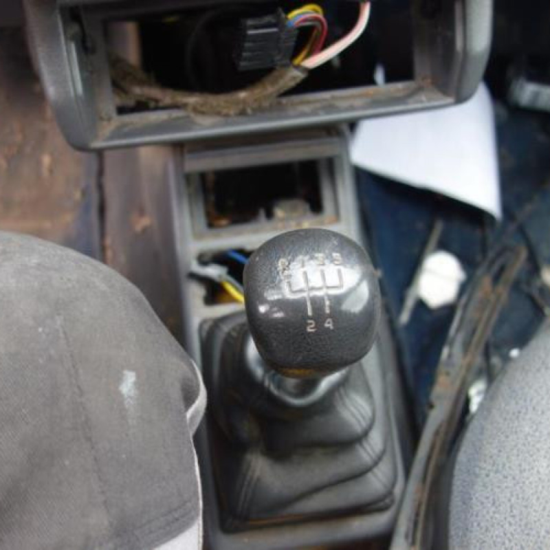 Custode arriere droit RENAULT CLIO 1 Photo n°8