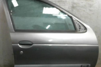 Porte avant droit RENAULT MEGANE 1 Photo n°1