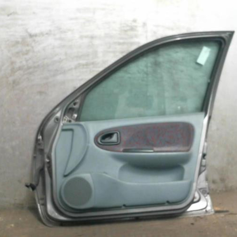 Porte avant droit RENAULT MEGANE 1 Photo n°3