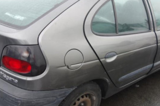 Porte avant droit RENAULT MEGANE 1
