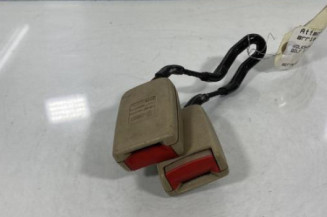 Attache ceinture arriere gauche VOLKSWAGEN GOLF 3 Photo n°1