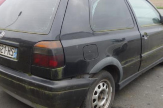 Attache ceinture avant droit VOLKSWAGEN GOLF 3