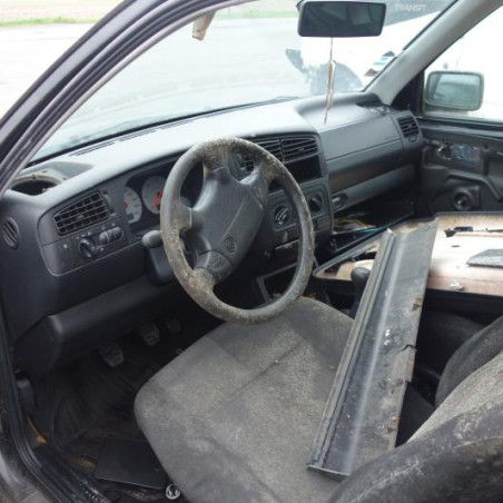 Etrier avant gauche (freinage) VOLKSWAGEN GOLF 3