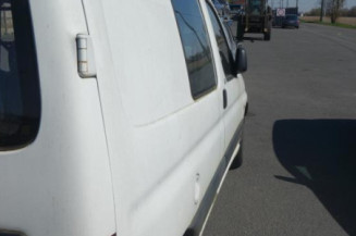 Serrure avant droit CITROEN BERLINGO 1