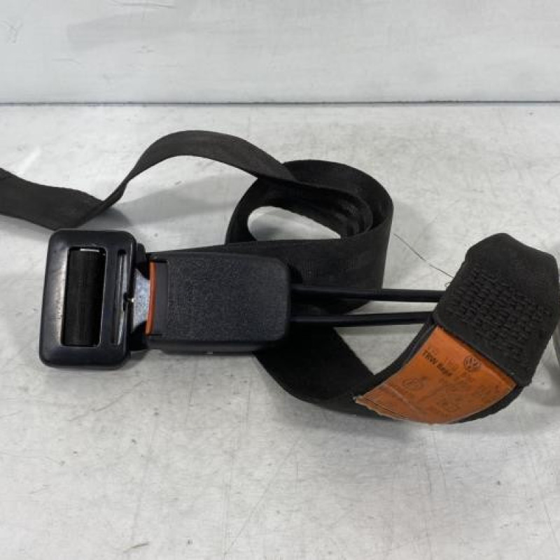 Attache ceinture arriere gauche VOLKSWAGEN GOLF 4 Photo n°1