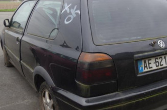 Pretensionneur de ceinture avant droit VOLKSWAGEN GOLF 4