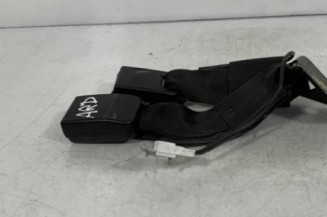 Attache ceinture arriere droit NISSAN QASHQAI 1