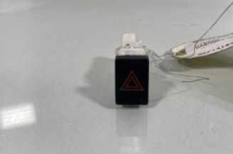 Bouton de warning NISSAN QASHQAI 1 Photo n°1