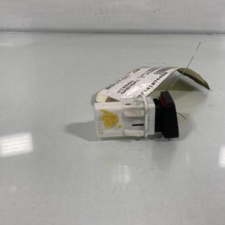 Bouton de warning NISSAN QASHQAI 1