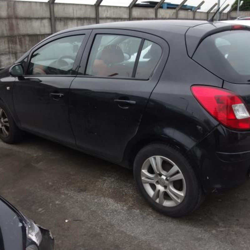 Pretensionneur de ceinture avant droit OPEL CORSA D Photo n°4