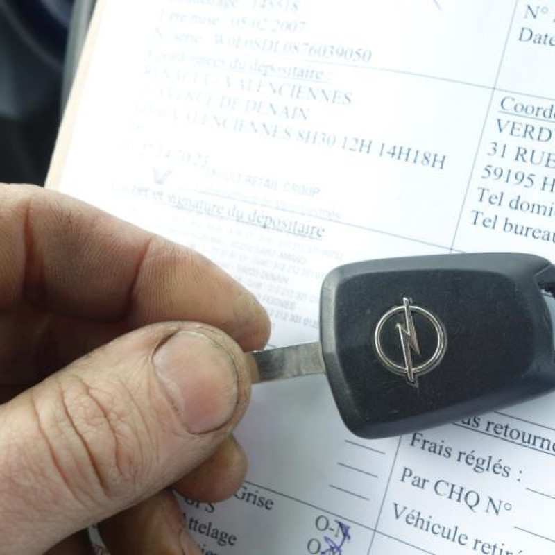 Verin de coffre OPEL CORSA D Photo n°9