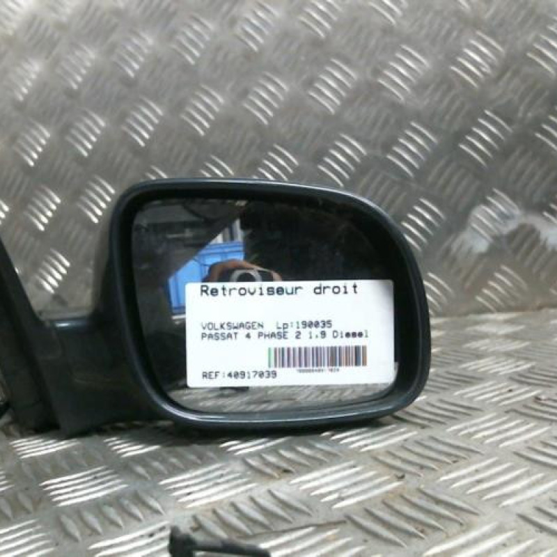 Retroviseur droit VOLKSWAGEN PASSAT 4 Photo n°1
