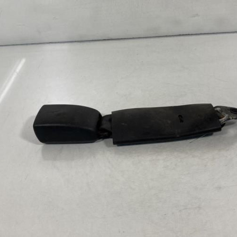 Attache ceinture arriere gauche TOYOTA RAV4 3 Photo n°2