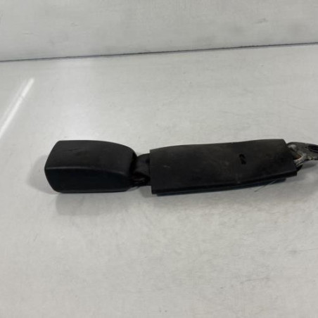 Attache ceinture arriere gauche TOYOTA RAV4 3
